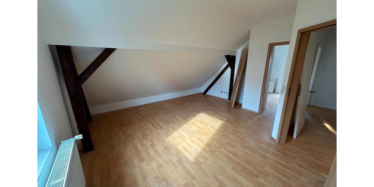 Dachgeschoßwohnung Biebertal - 3 Zimmer, 75 m&sup2;, 700&euro; | Angebot:26534373