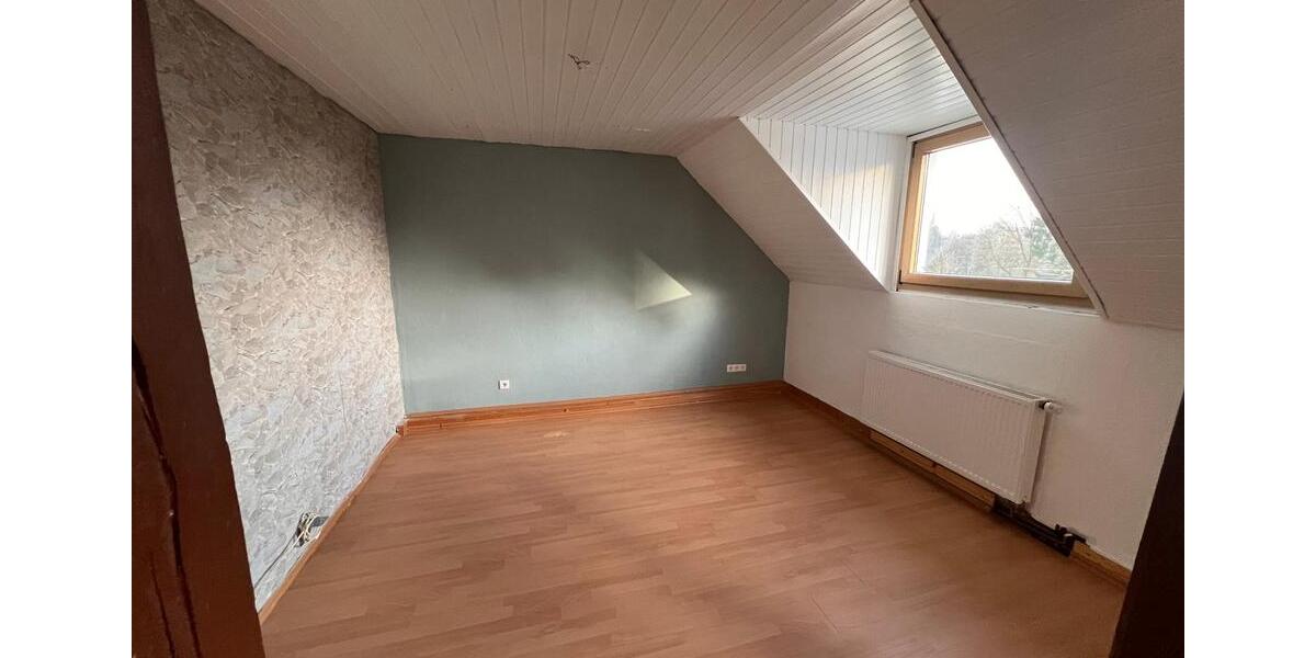 Dachgeschoßwohnung Solingen Wald - 3 Zimmer, 80 m&sup2;, 750&euro; | Angebot:25152087