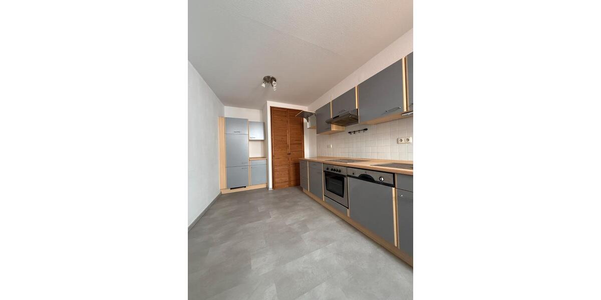 Etagenwohnung Eschwege - 2 Zimmer, 98 m&sup2;, 690&euro; | Angebot:26287339