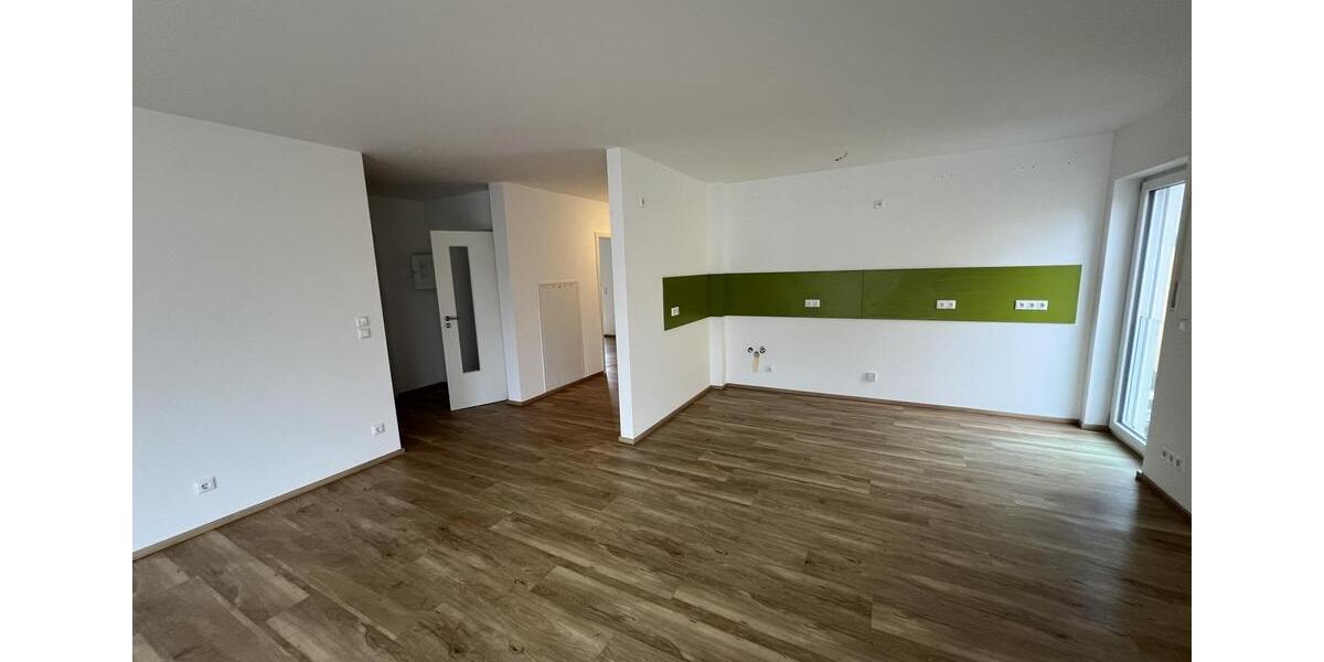 4-Zimmer-Wohnung in Rehau - Balkon - Garage mit direktem Zugang zum TH - Aufzug - Baujahr 2016 4 zimmer