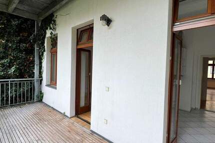 charmante 3- Raumwohnung mit Balkon und Stellplatz im Görlitzer Zentrum ! 3 zimmer