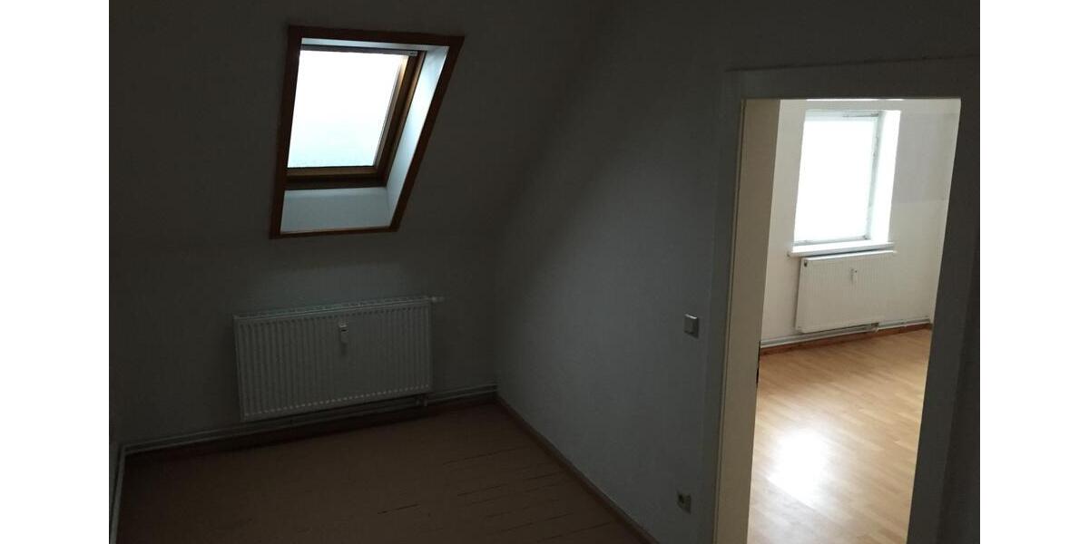 Dachgeschoßwohnung Lauchhammer - 5 Zimmer, 80 m&sup2;, 485&euro; | Angebot:26705122