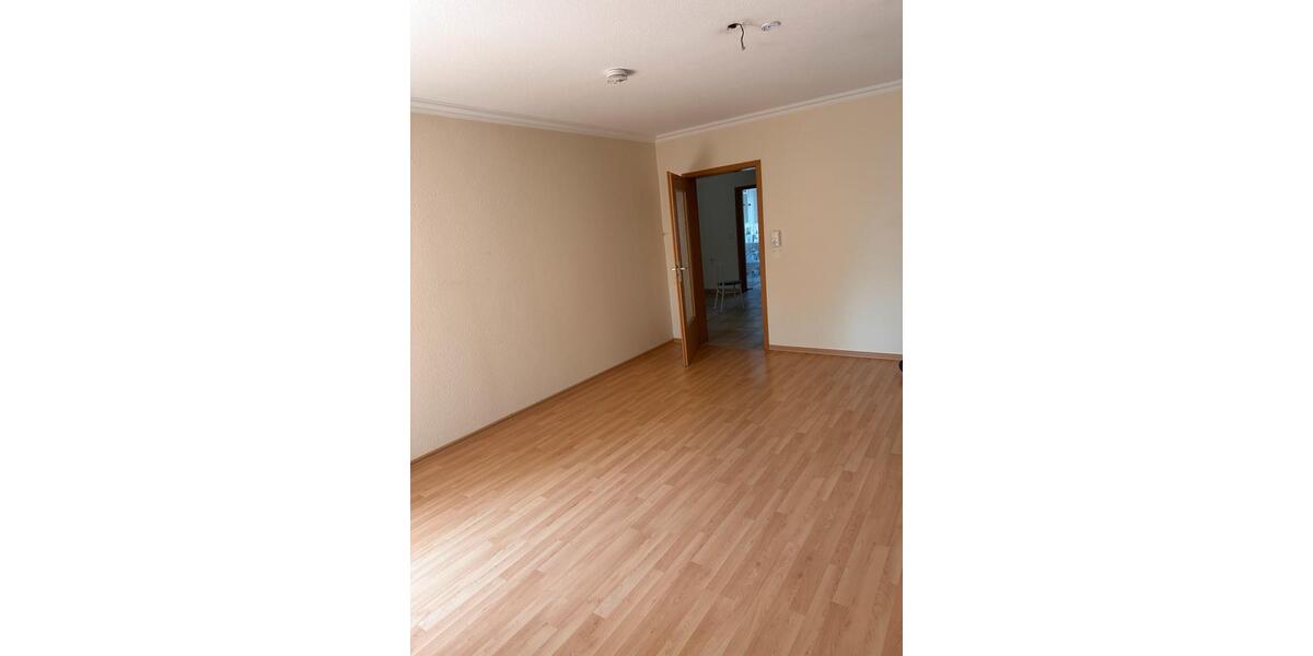 Erdgeschoßwohnung Hoyerswerda - 3 Zimmer, 85 m&sup2;, 900&euro; | Angebot:24729924