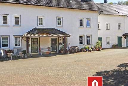 Haus Katzenelnbogen - 4 Zimmer, 209 m&sup2;, 1.300&euro; | Angebot:25691918