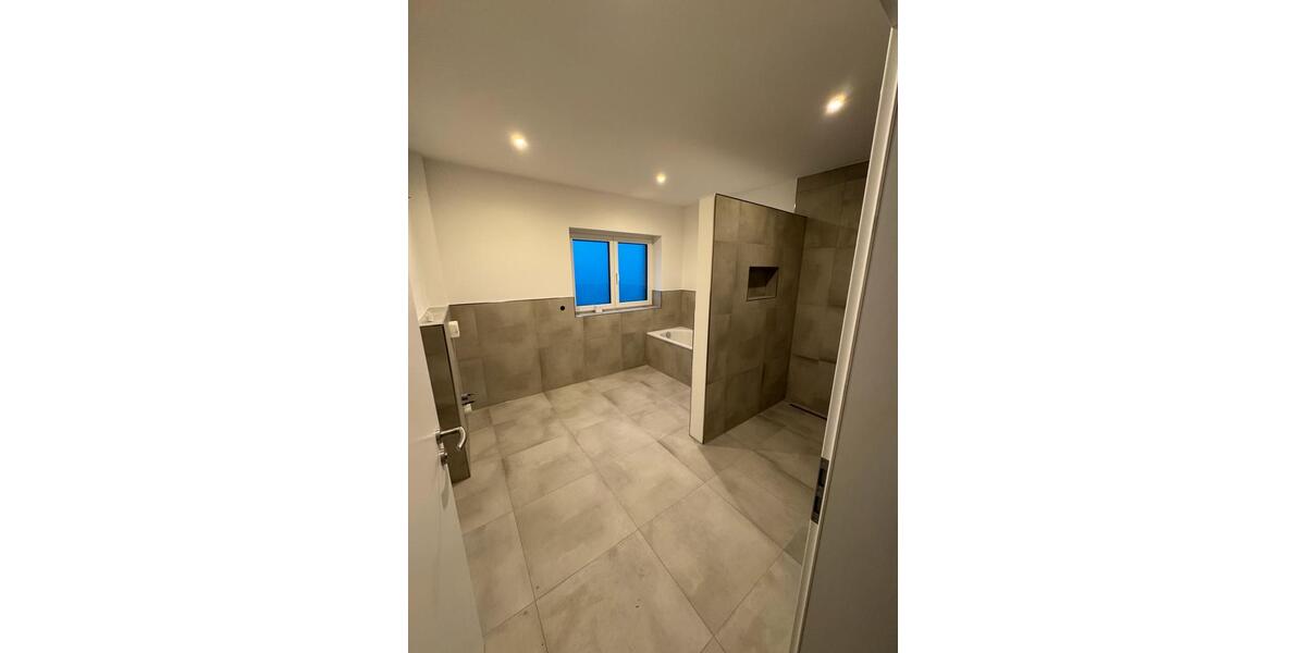 Doppelhaushälfte Bergen - 8 Zimmer, 144 m&sup2;, 1.400&euro; | Angebot:24663179