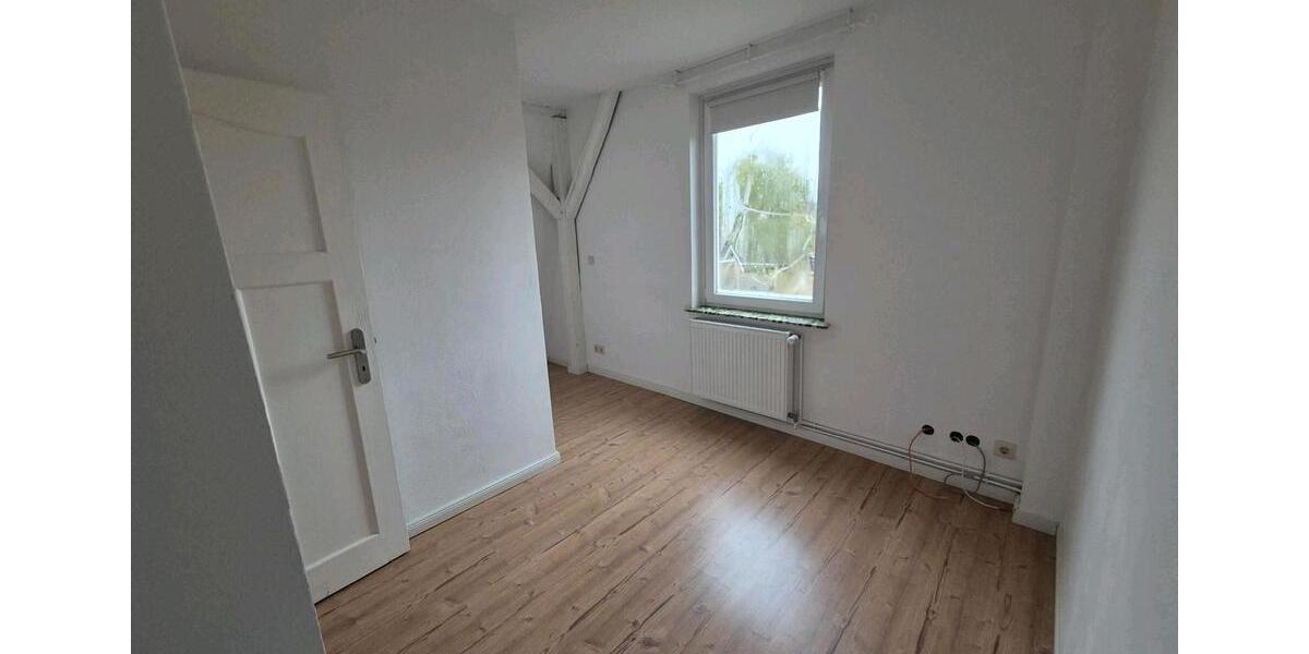 Etagenwohnung Husum - 4 Zimmer, 75 m&sup2;, 650&euro; | Angebot:26637404