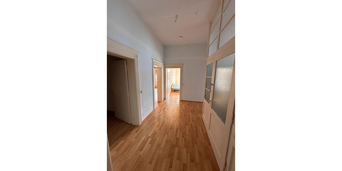 Etagenwohnung Frankfurt am Main West - 5 Zimmer, 130 m&sup2;, 2.000&euro; | Angebot:25646674