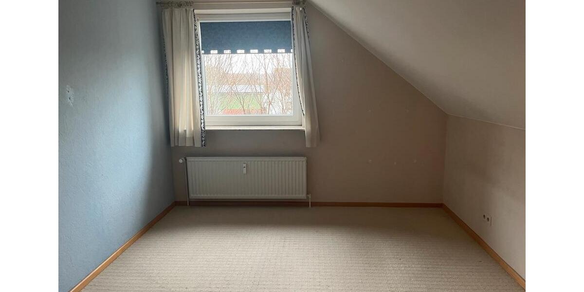 Dachgeschoßwohnung Struxdorf - 3 Zimmer, 74 m&sup2;, 820&euro; | Angebot:26050951