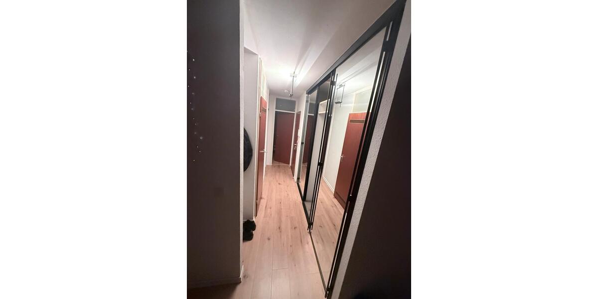 Wohnung-Untermieter- WG - 2 zimmer