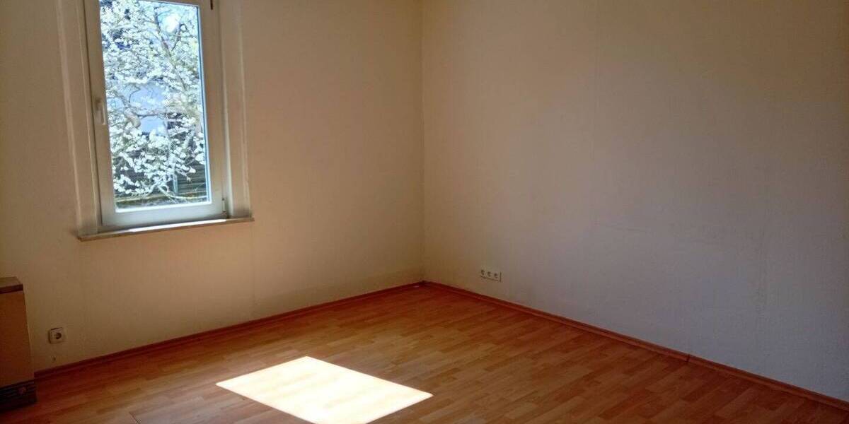 Etagenwohnung Eschenburg Eibelshausen - 3 Zimmer, 80 m&sup2;, 500&euro; | Angebot:26229777