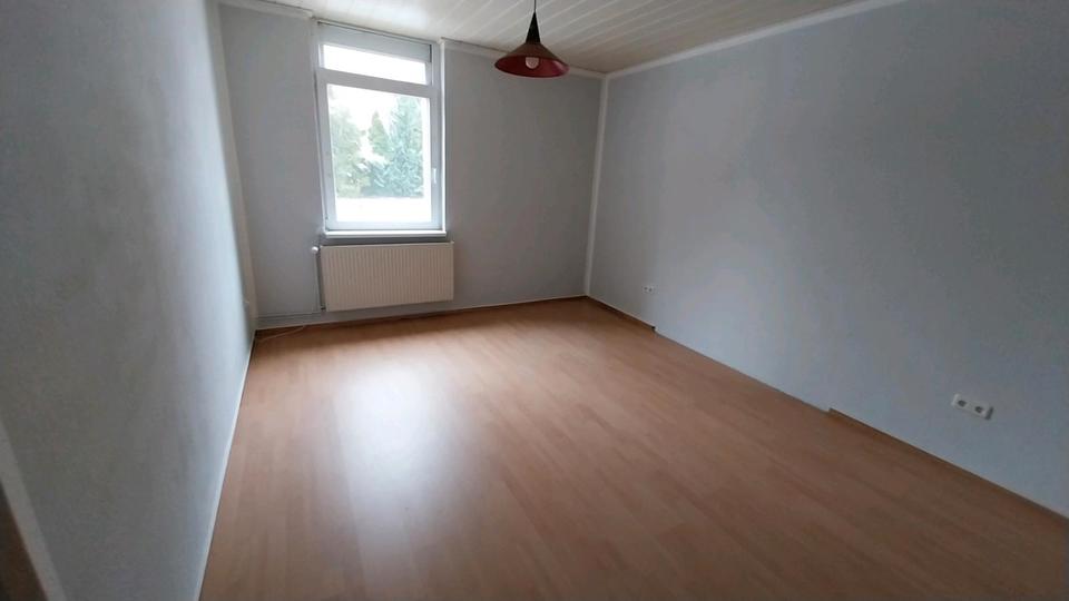 Erdgeschoßwohnung Erxleben - 1 Zimmer, 79 m&sup2;, 380&euro; | Angebot:24865372