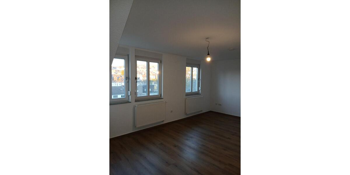 Dachgeschoßwohnung Siegen Eiserfeld - 3 Zimmer, 88 m&sup2;, 940&euro; | Angebot:24979754