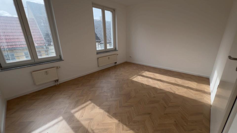 Etagenwohnung Rötha - 4 Zimmer, 120 m&sup2;, 876&euro; | Angebot:26419161