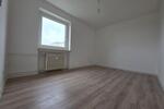 Moderne 3-Zimmer-Wohnung mit fantastischen Ausblick– Frisch Renoviert & Sofort Einzugsbereit zimmer