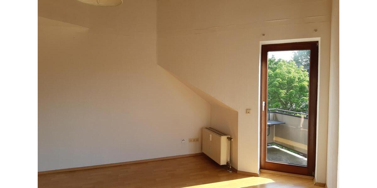 Dachgeschoßwohnung Essen Stadtbezirk III - 1.5 Zimmer, 30 m&sup2;, 406&euro; | Angebot:25258797