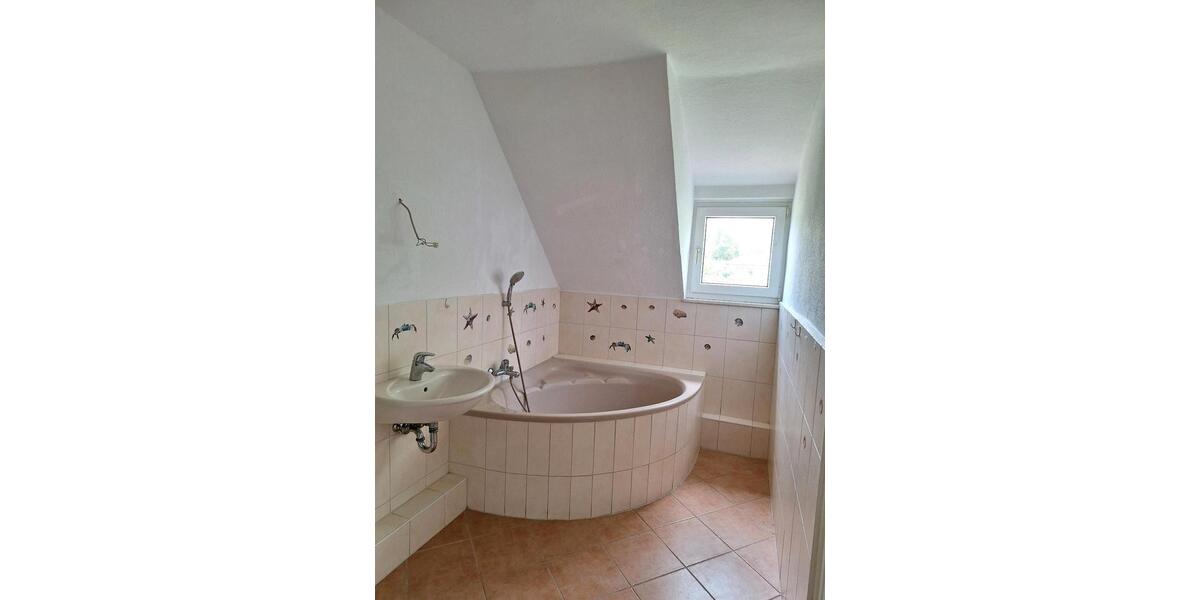 Dachgeschoßwohnung Allstedt - 4 Zimmer, 600&euro; | Angebot:21659156