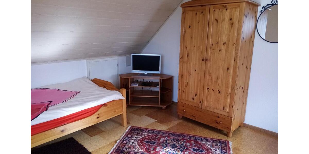 Dachgeschoßwohnung Wehrheim - 1 Zimmer, 20 m&sup2;, 450&euro; | Angebot:24875753
