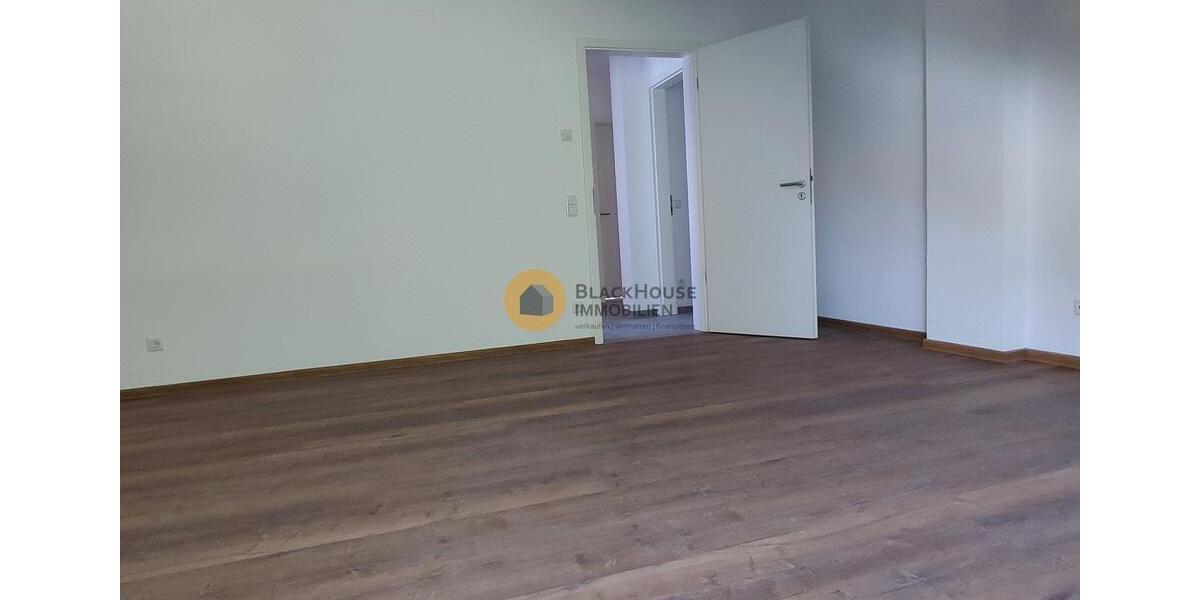 Dachgeschoßwohnung Ingolstadt Südost - 6 Zimmer, 187 m&sup2;, 2.400&euro; | Angebot:24494397