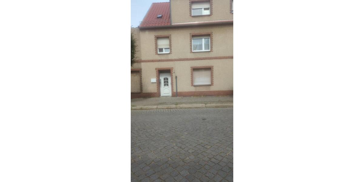 3 Raum Wohnung ab 15.03.26 700 Euro Kaltmiete 3 zimmer