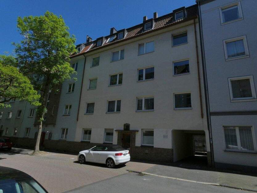 Helle Erdgeschosswohnung mit Balkon 2 zimmer