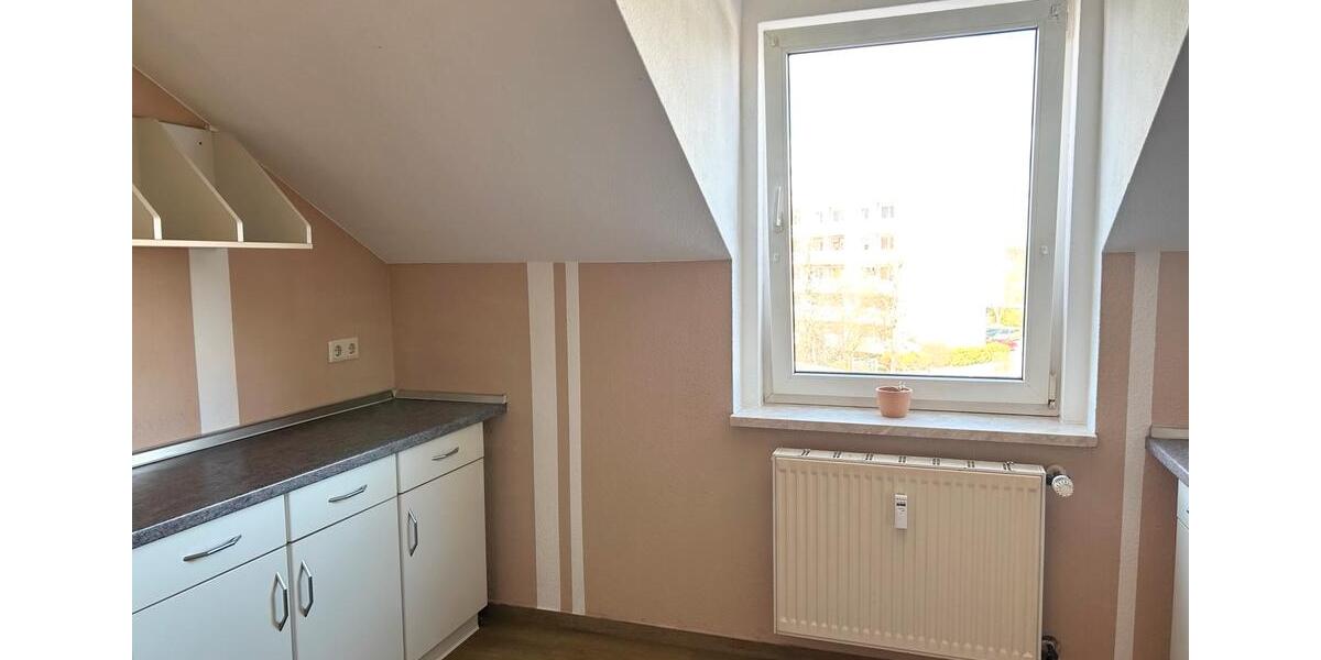 Dachgeschoßwohnung Dessau-Roßlau Brambach - 3 Zimmer, 79 m&sup2;, 510&euro; | Angebot:23573300