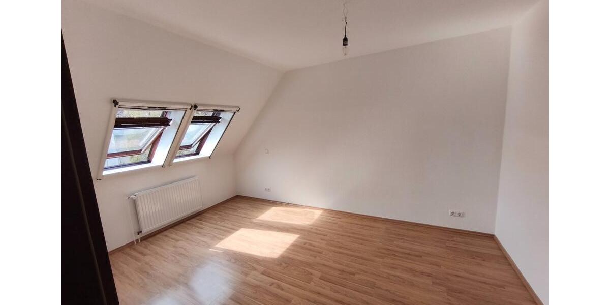 Dachgeschoßwohnung Buxtehude - 3 Zimmer, 69 m&sup2;, 825&euro; | Angebot:26629402