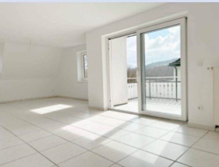 Dachgeschoßwohnung Wenden - 7 Zimmer, 130 m&sup2;, 1.365&euro; | Angebot:25918044