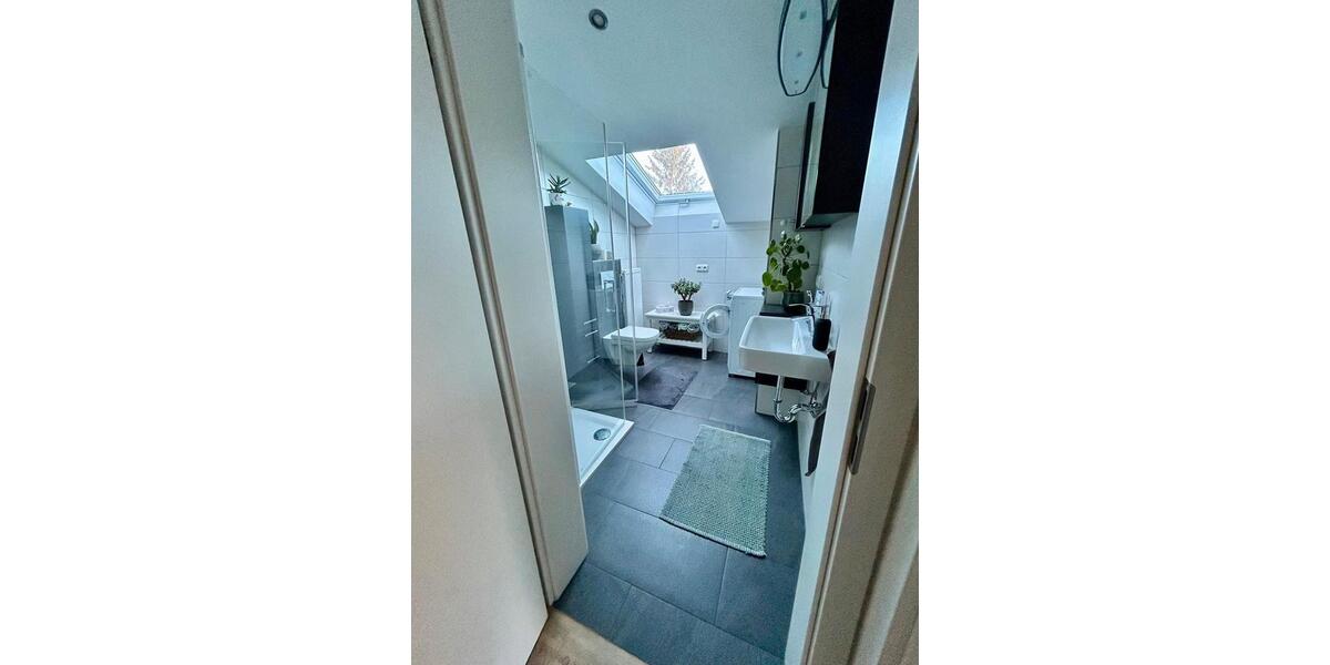 Dachgeschoßwohnung Schweinfurt Haardt - 3 Zimmer, 70 m&sup2;, 800&euro; | Angebot:26237277