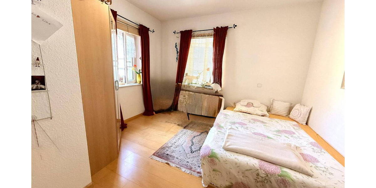 Etagenwohnung Staufen im Breisgau Staufen - 4 Zimmer, 121 m&sup2;, 1.600&euro; | Angebot:25909513