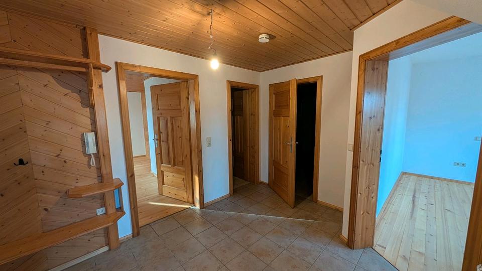 Erdgeschoßwohnung Feuchtwangen - 3 Zimmer, 80 m&sup2;, 750&euro; | Angebot:26548471