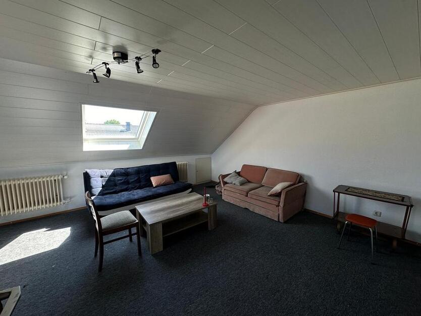 WG-Zimmer 450€ kalt , und FamilienWohnung — Miete auf Anfrage