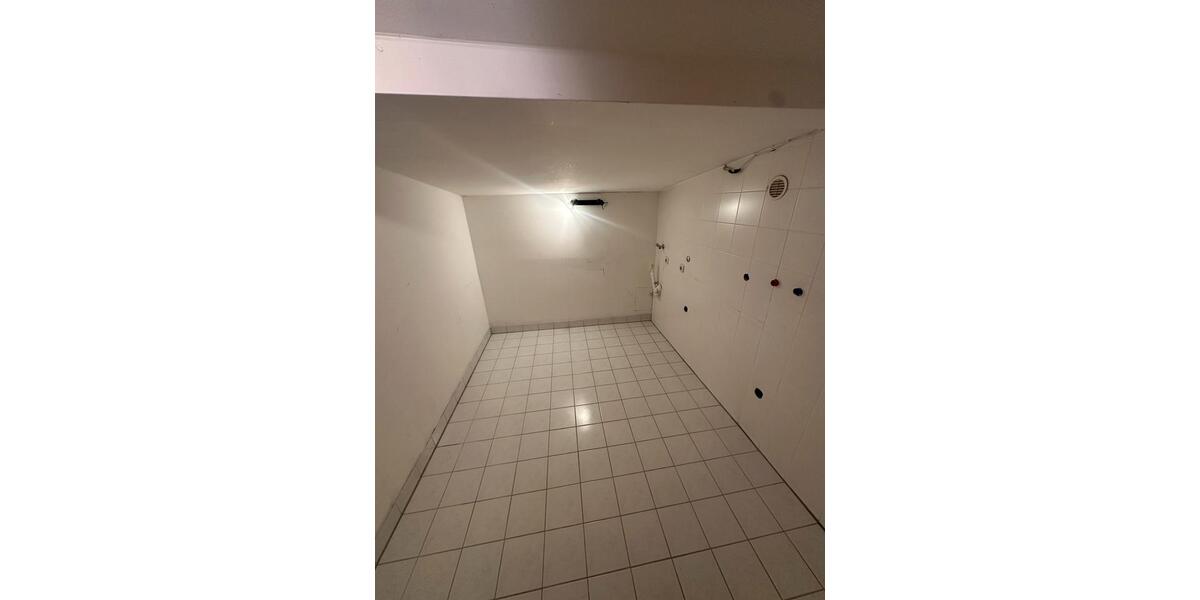 Dachgeschoßwohnung Vilsbiburg - 5 Zimmer, 130 m&sup2;, 1.200&euro; | Angebot:24346833