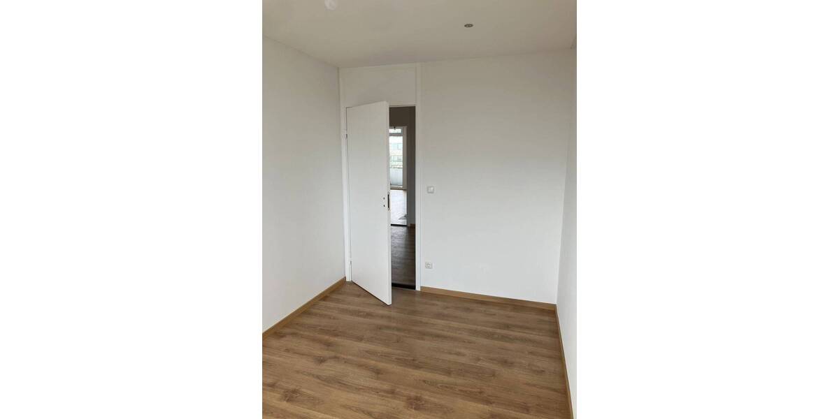 Etagenwohnung München Bogenhausen - 4 Zimmer, 89 m&sup2;, 1.950&euro; | Angebot:26154518