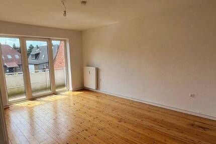 Frisch gestrichen - BalkonWohnung zum 01.08.2025
