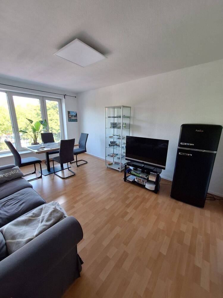 HH-Horn, 2,5 Zimmer Wohnung mit Balkon !Bitte unsere Fragen beachten!