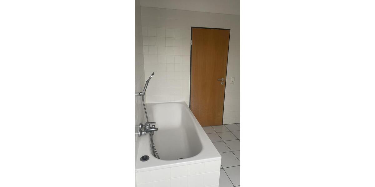 Etagenwohnung Lohmar - 2 Zimmer, 82 m&sup2;, 830&euro; | Angebot:26633961