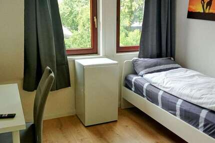 Zimmer Bremen Woltmershausen - 2 Zimmer, 1.600&euro; | Angebot:23978588