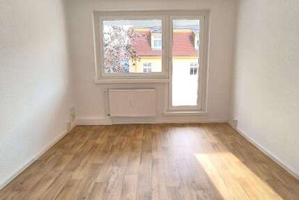 Wohnung Bernburg Bergstadt - 3 Zimmer, 61 m&sup2;, 378&euro; | Angebot:27209392