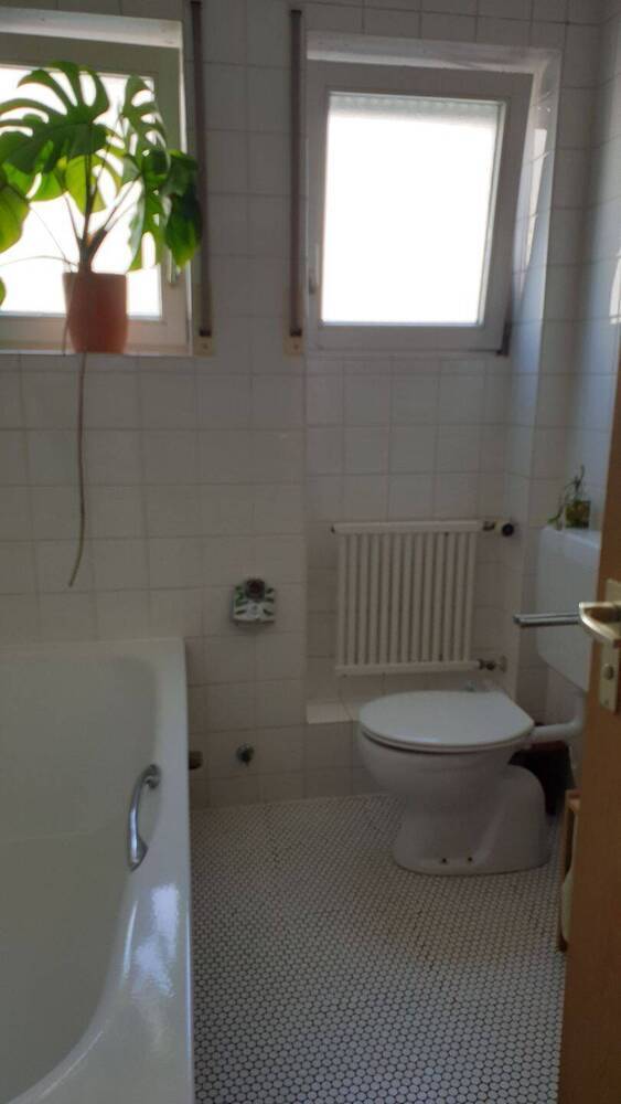 Sehr schön geschnittene 2-Zimmerwohnung mit Balkon in Nähe der Missionsärztlichen Klinik