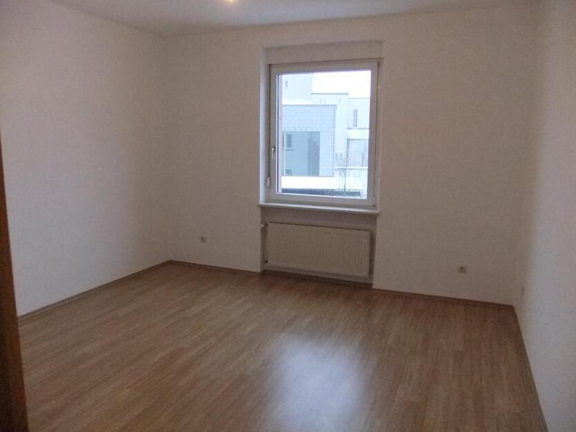 2 Zimmer-Wohnung, AB-Damm 65qm