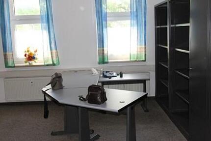Kleines ruhig gelegenes Büro, möbliert in Erfurt zimmer