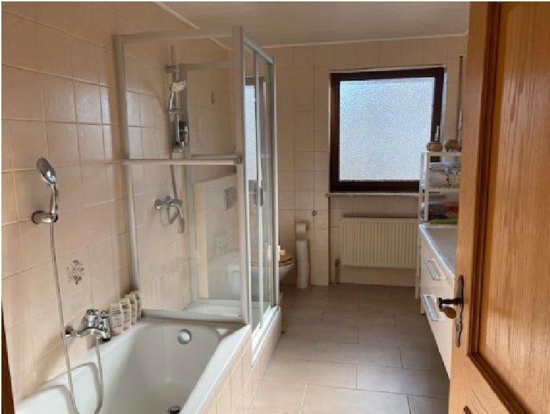 Erdgeschoßwohnung Schierling - 4 Zimmer, 121 m&sup2;, 1.290&euro; | Angebot:26224007