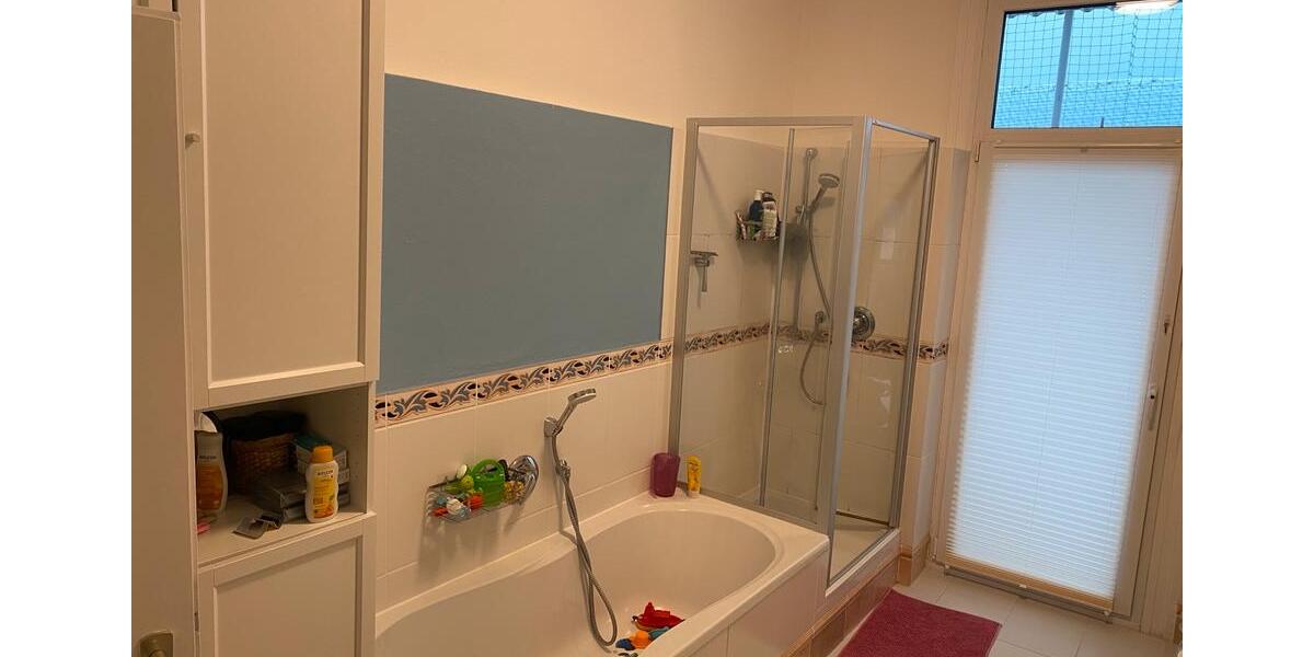 5-Zimmer Mietwohnung zentral Stilaltbau an Fußgängerzone in HG 5 zimmer