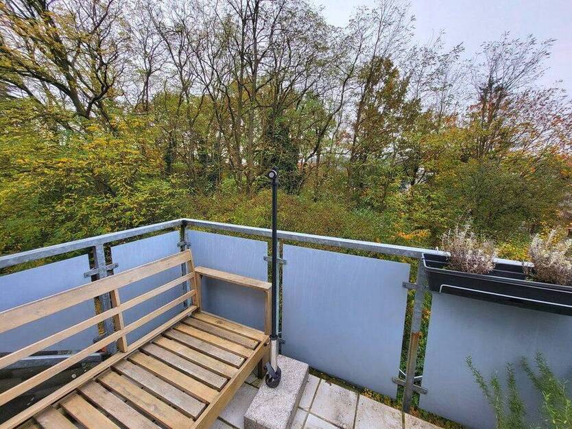 Charmante 2 Zimmer DG-Wohnung mit Balkon, EBK uvm. in Wendelstein OT.