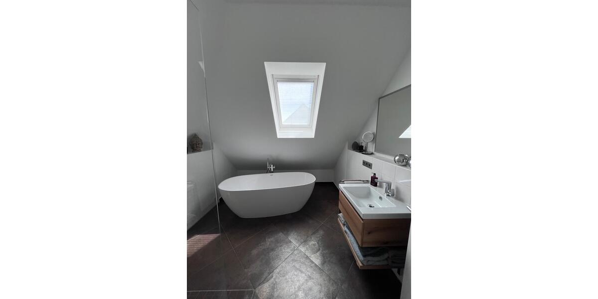 Dachgeschoßwohnung München Schwabing-West - 3.5 Zimmer, 94 m&sup2;, 2.350&euro; | Angebot:25839221