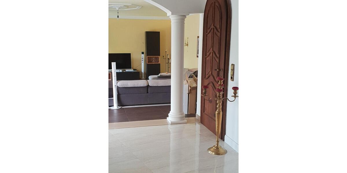 Erdgeschoßwohnung Euskirchen - 5 Zimmer, 200 m&sup2;, 1.400&euro; | Angebot:24769214