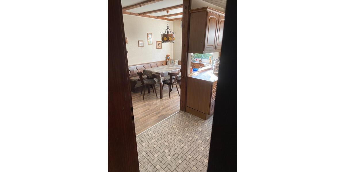 Wohnen auf Zeit Kirchhundem - 4 Zimmer, 100 m&sup2;, 20&euro; | Angebot:25924698