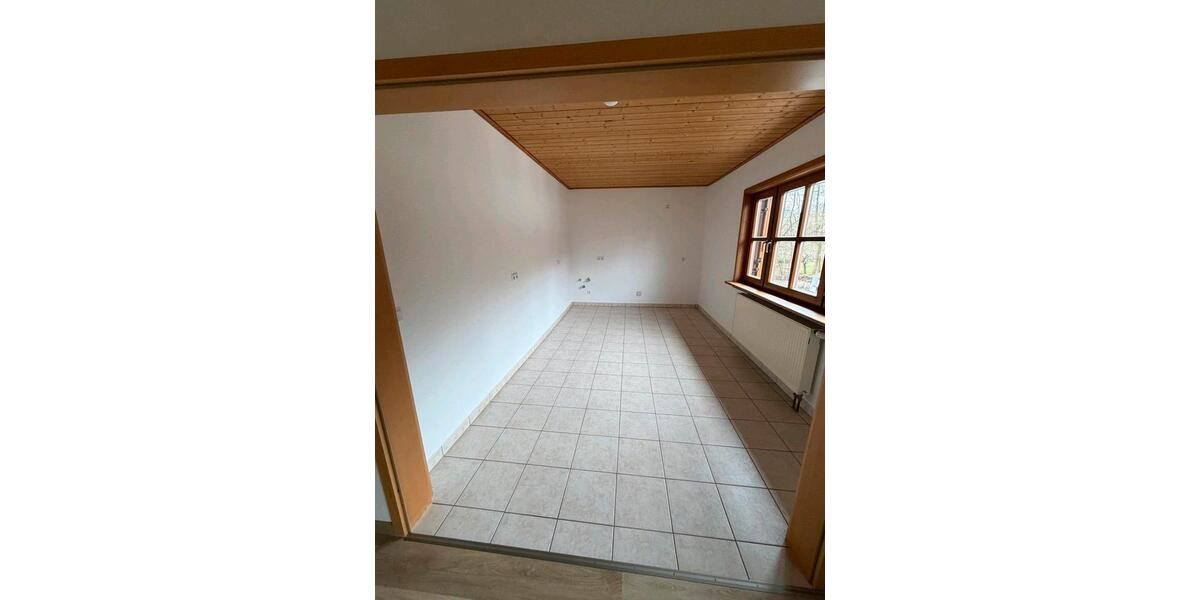 Etagenwohnung Floh-Seligenthal Seligenthal - 3 Zimmer, 80 m&sup2;, 790&euro; | Angebot:25637378