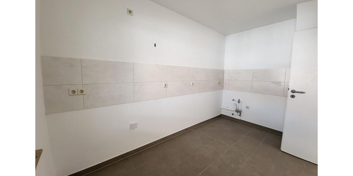 Ab sofort! * Schicke 3-Raumwohnung im DG mit großen Balkon * 3 zimmer