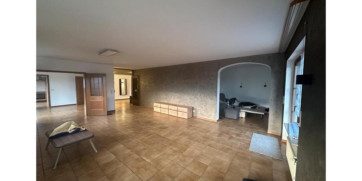 Etagenwohnung Irrel - 6 Zimmer, 171 m&sup2;, 1.400&euro; | Angebot:24995761